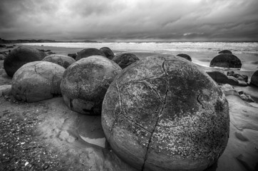 Wall Mural - Moeraki boulders