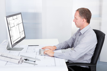 Aufkleber - Architect Working On Computer