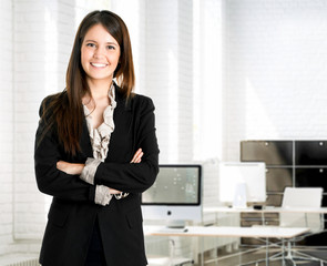 Poster - Smiling businesswoman in the office