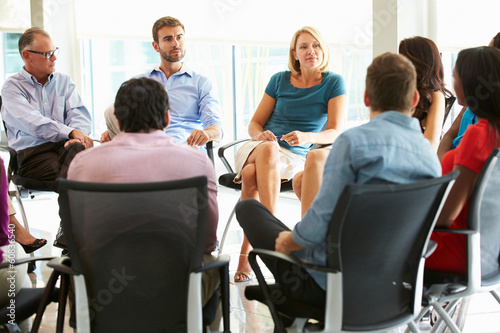 Fotografía Multi-Cultural Office Staff Sitting Having Meeting Together