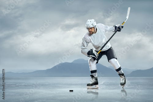 Naklejka dekoracyjna Ice hockey players on the ice