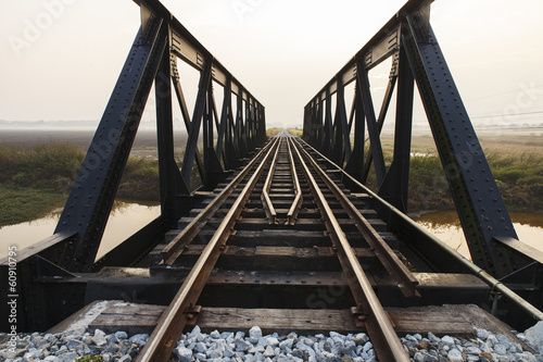 Nowoczesny obraz na płótnie Old railway viaduct in Thailand