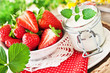 Erdbeeren - und Milchprodukt