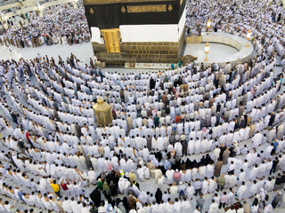 Fototapete - New images of Kaaba in Mecca after restoration