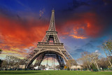 Fototapeta Boho - Paris - La Tour Eiffel. Wonderful sunset colors in winter season