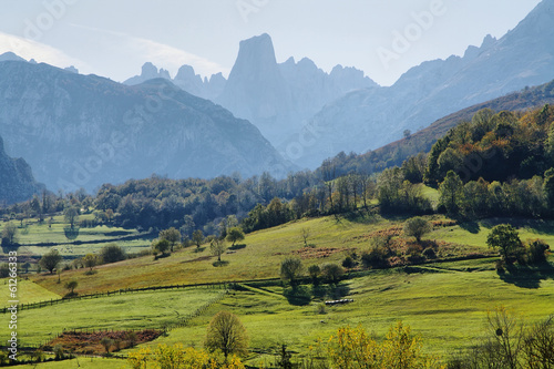 Fotografia  Naranjo de Bulnes (known as Picu Urriellu) in Asturias, Spain