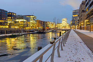 Wall Mural - Winter night in the Hafencity