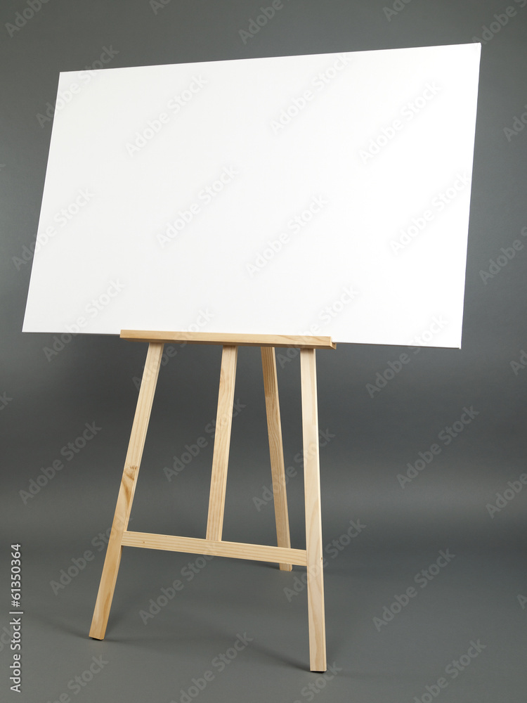 Stock-Foto „Staffelei mit Leinwand“