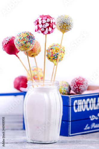 Cake Pops Cakepops Ostern Bunt Kaufen Sie Dieses Foto Und Finden Sie Ahnliche Bilder Auf Adobe Stock Adobe Stock