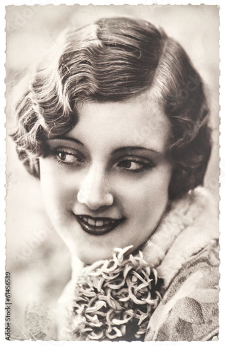 Naklejka - mata magnetyczna na lodówkę vintage portrait of young woman with flowers