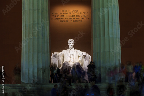 Fotografia Lincoln Memorial statue at night