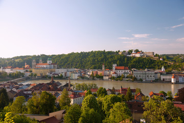 Fototapete - Passau, Dom St. Stephan, Rathaus, St. Michael, Veste Oberhaus, N