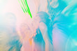 © Kzenon - Leute bei Party in Disco Club tanzen