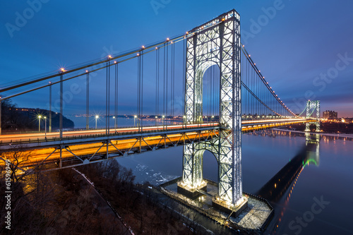 Obraz w ramie George Washington Bridge illuminated for the Big Game