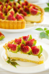 Wall Mural - Tart with figs and mascarpone cream.