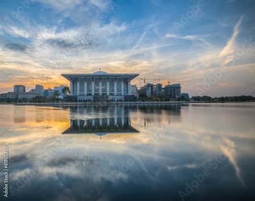 zelazny-meczet-o-swicie-putrajaya