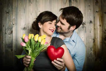 Poster - Mann und Frau mit Herz und Blumen