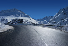 Route En Virage Dans Les Alpes