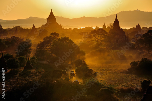 Fotografie, Obraz Sunrise over temples of Bagan in Myanmar