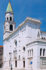 Fototapete - Abruzzen, Pescara, Duomo San Cetteo