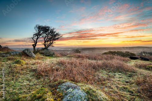 Obraz w ramie Frosty Sunrise at Helman Tor