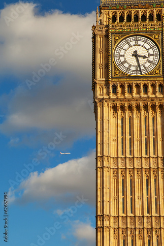 Fototapeta na wymiar Plane and Big Ben.