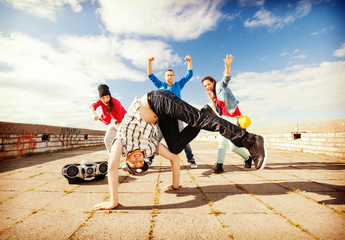 Canvas Print - group of teenagers dancing