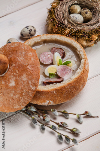 Naklejka na drzwi Polish easter soup with egg and sausage