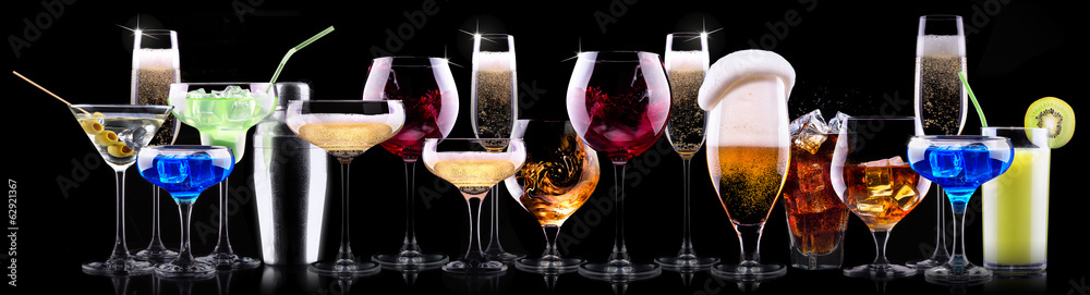 different alcohol drinks set - obrazy, fototapety, plakaty 
