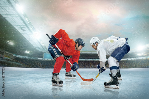 Fototapeta na szkło Hokeista na lodzie. Otwarty stadion - gra Winter Classic
