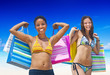 © Rawpixel.com - Women with shopping bags on a tropical beach