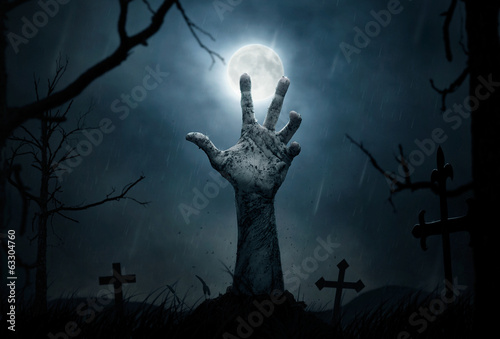 Fotografía Halloween, dead hand coming out from the soil
