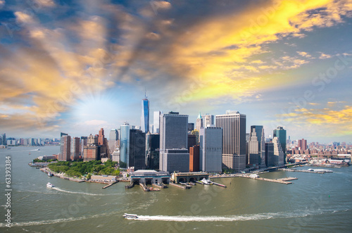 Obraz w ramie Helicopter view of Lower Manhattan skyline on a beautiful summer