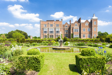 Fototapete - Hatfield House with garden, Hertfordshire, England