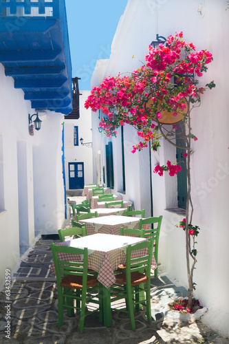Naklejka na drzwi Traditional greek tavern on Sifnos island, Greece