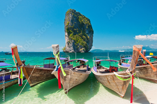 Obraz w ramie Beautiful Beach & Longtail Boats at Krabi, Thailand