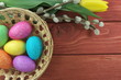 kolorowe jajka i bazie