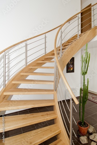 Nowoczesny obraz na płótnie Drewniane jasne schody