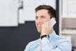 © contrastwerkstatt - geschäftsmann telefoniert mit mobiltelefon
