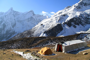 Poster - Camping near mount