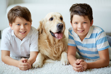 Canvas Print - Boys with dog