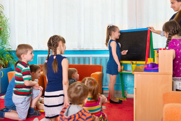 Fototapete - Lesson at kindergarten