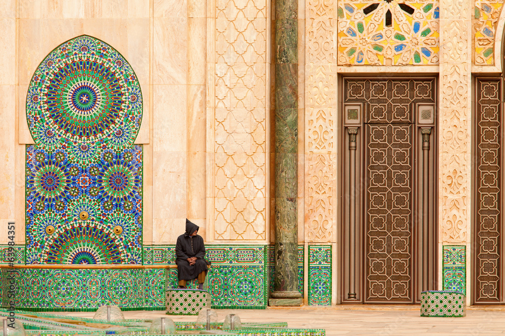 Casablanca, Morocco: Ornate exterior brass door of Hassan II Mos - obrazy, fototapety, plakaty 