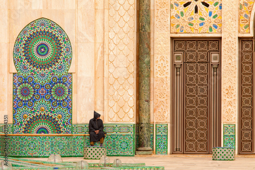 Cuadros en Lienzo Casablanca, Morocco: Ornate exterior brass door of Hassan II Mos