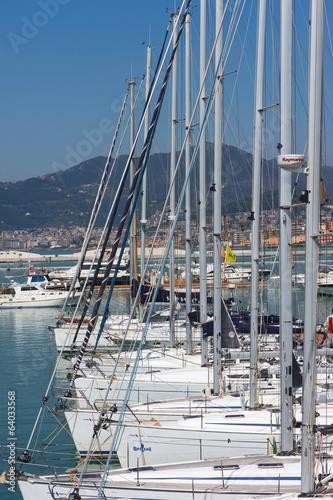 Naklejka dekoracyjna yacht e barche a motore dentro il porto