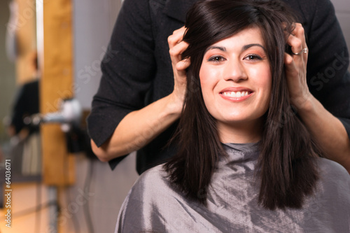 Fotografia Spa Day Pretty Brunette Woman Head Message Beauty Salon