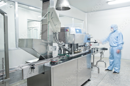 Fotografia Pharmaceutical companies, pharmaceutical production line