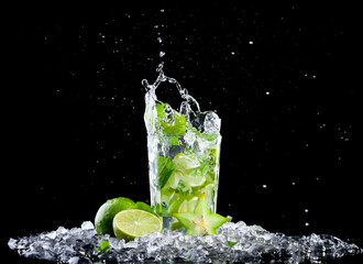 Poster - Ice mojito drink with splash