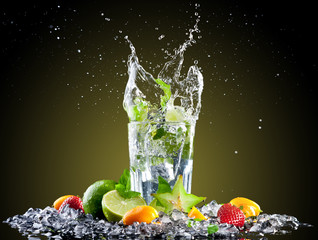 Poster - Ice mojito drink with splash
