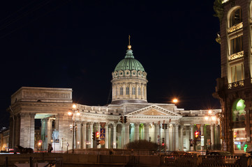 Fototapete - Kazan Cathedral at night, St. Petersburg, Russia